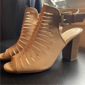 Nude Chunky heels